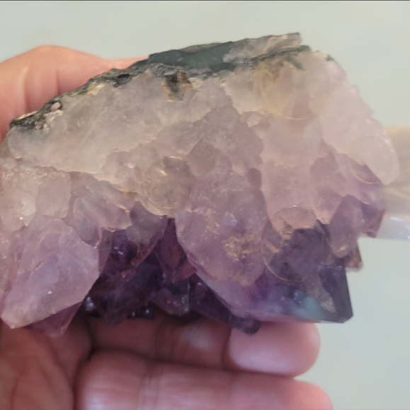 GORGEOUS AMETHYST AND NATURAL GEMSTONES BIRD. - Picture 7 of 11